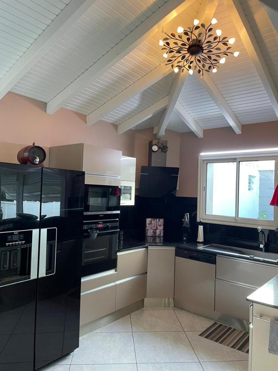 Villa Almeida A 500M De La Plage Courcelles 외부 사진